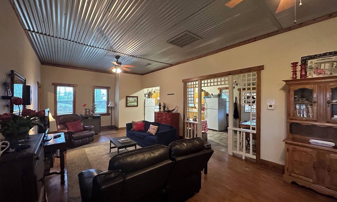 Gillham House | STAY IN PEACE AND HISTORY