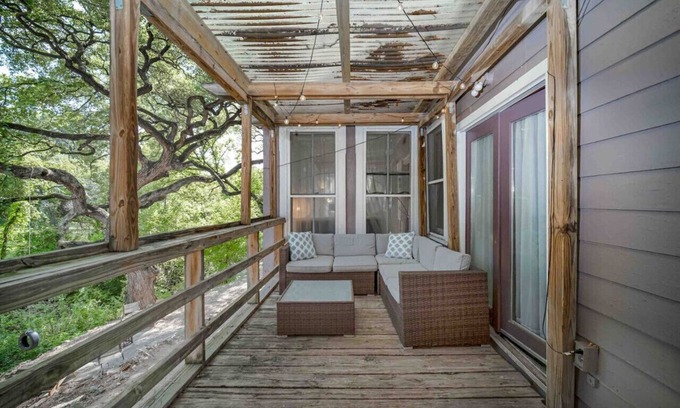 Austin House | Stay in the Heart of UT: 3BR with Scenic Backyard!