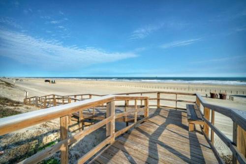 Port Aransas House | Stay Palm by AvantStay Boardwalk Pool
