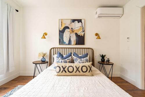 Uptown Apartment | Stay Portland - 3BR - Sleeps 6 - Steps to NW 23rd - Fast WiFi