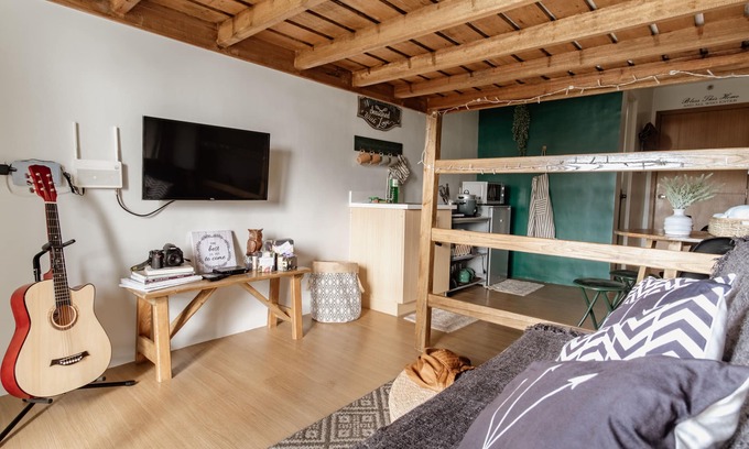 Tagaytay Apartment | StayPlus Tagaytay Rustic Boho Suite (FREE PARKING + 20MBPS WIFI)