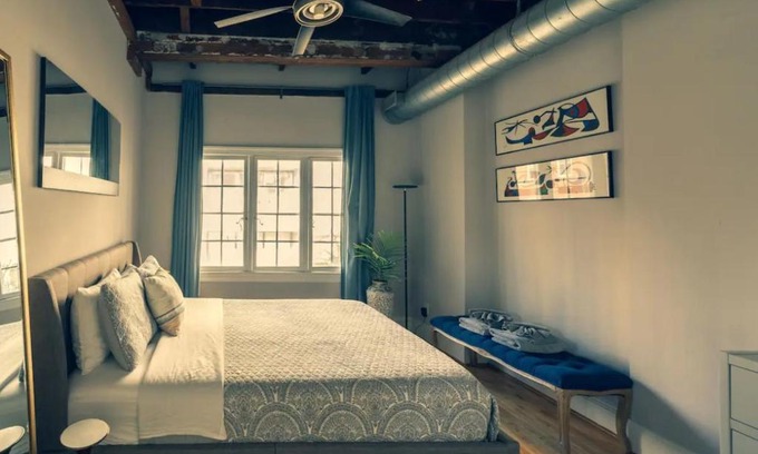 Rittenhouse Row Apartment | StayRafa At 253 3F