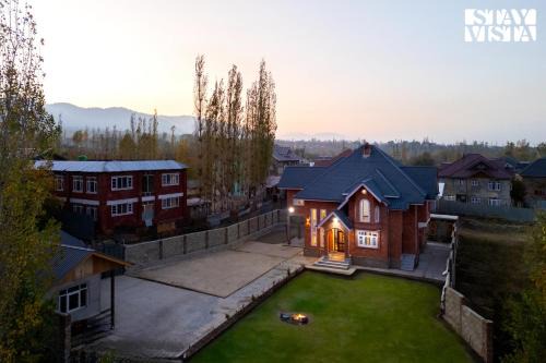 Srinagar Villa | StayVista at Shehjar with Mountain View, Garden