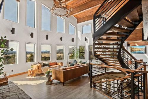 Baldwin Lake House | Steel Pine Lodge A Rustic Mountain Retreat Views