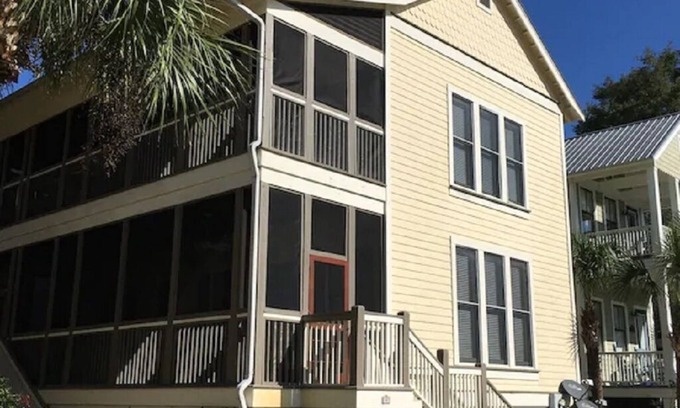 Steinhatchee Resort | Steinhatchee Landing Resort-Wickershack #44-Riverview-*THIRD NIGHT FREE*