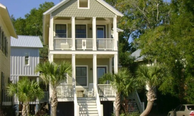 Steinhatchee Resort | Steinhatchee Landing Resort #51-Pineapple Plantation #51-*THIRD NIGHT FREE*