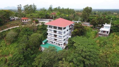 Laurel Hotel | Stellar Potter's Ridge