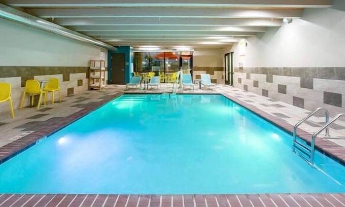 Roswell Hotel | Stellar Stays: Short Drive to Roswell International Air Center. FREE Breakfast!