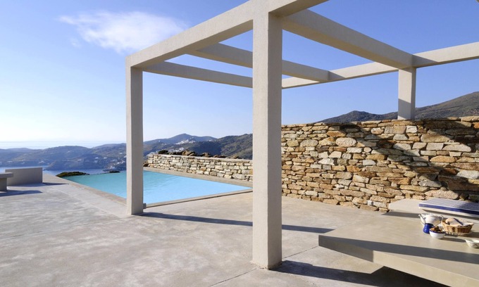 Milopotas Villa | Stemma- Crown of the Agean