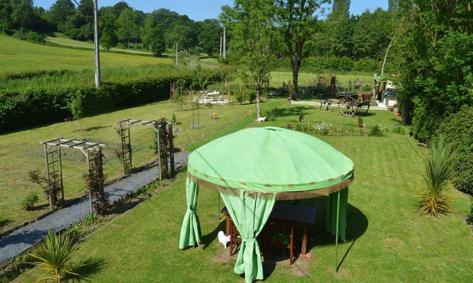 Saint-Clair-sur-l'Elle Bed & Breakfast | Step back in time at our 1930s/40s decorated 18th Century home