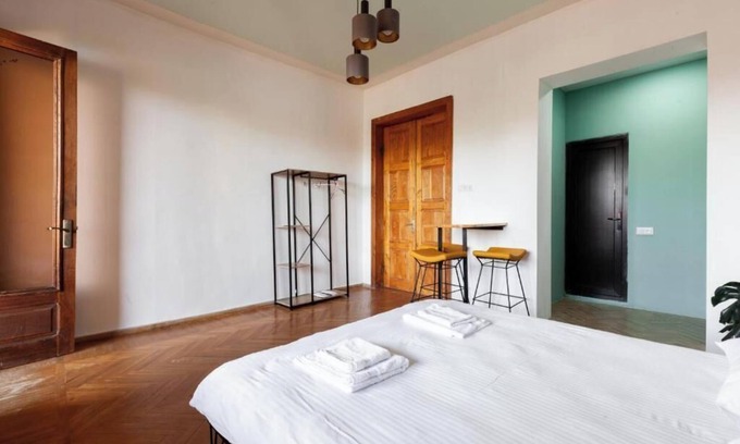 Kutaisi Apartment | Stepin Garden