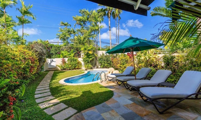 Mullins House | Steps from Mullins Beach 4 bed townhouse