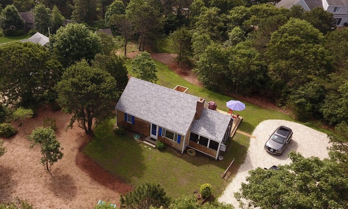 North Eastham House | Steps to a private bay beach from this private & Charming Cape! Book this Fall!