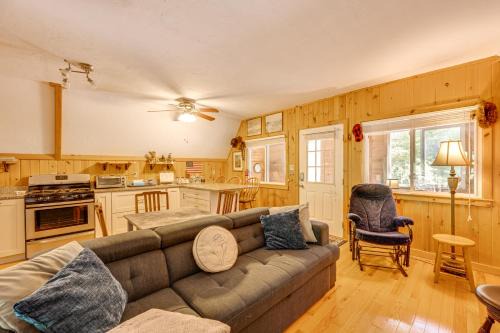Eidelweiss Village House | Steps to Lake, Beach and Playground Madison Cabin