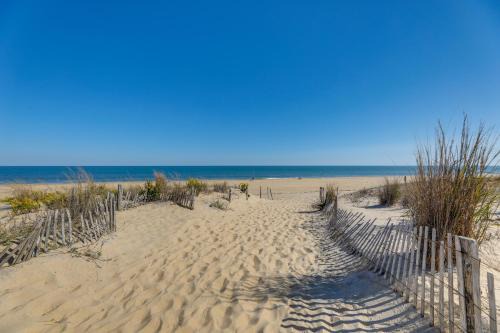 Fenwick Island House | Steps to Ocean Colorful Abode in Fenwick Island