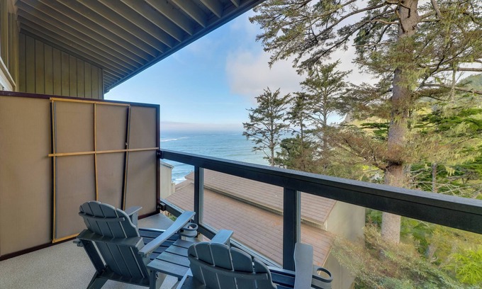 Otter Rock Apartment | Steps to Otter Crest Beach: Studio w/Resort Perks