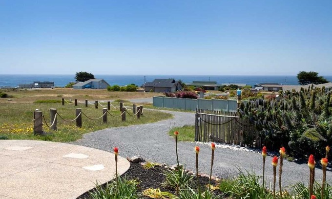 Sereno del Mar House | 'Steps to the Beach' in Sereno Del Mar Walk to Portuguese Beach!