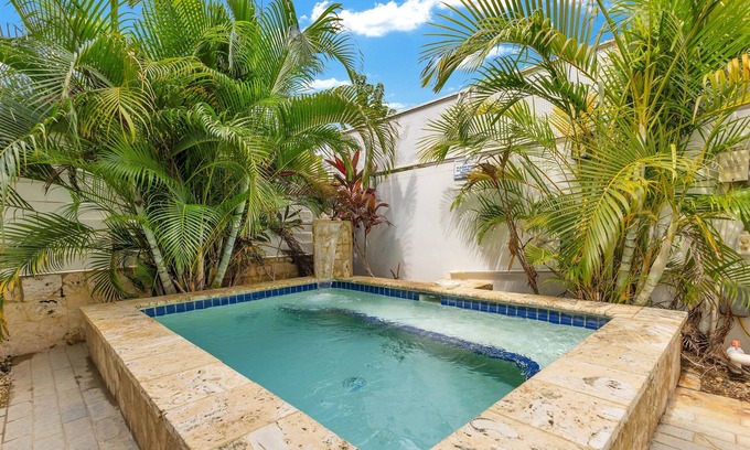 Rincon House | Steps to the Beach w/Pool & Jacuzzi. Wave Coast Suite 8!