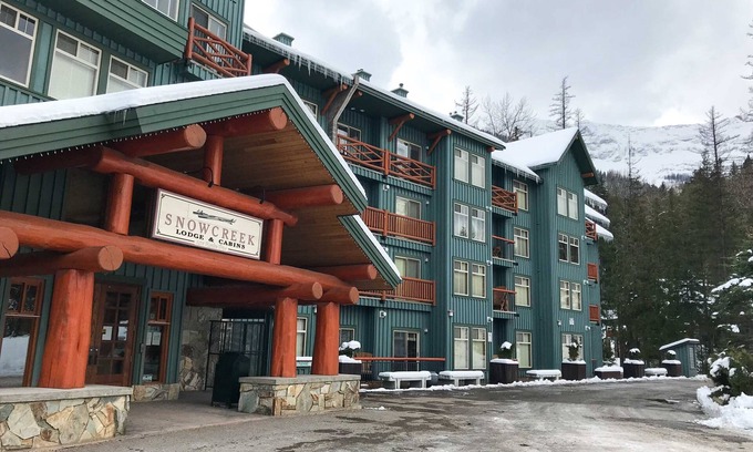 East Kootenay Condo | Steps to the Elk Chair | Pool and Hot Tub