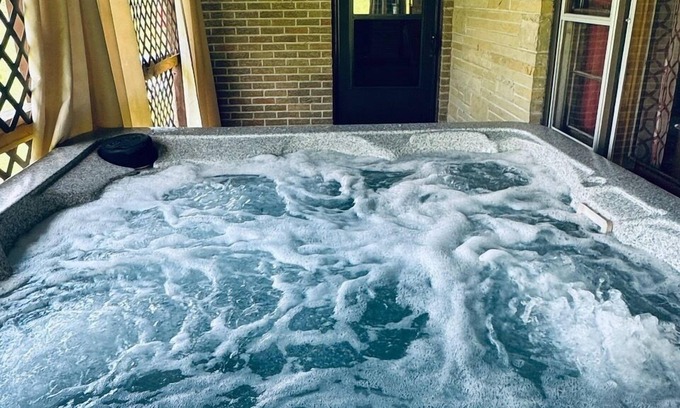 McArthur Cabin | Stix & Stones Retreat (Hocking Hills/Private Pool)