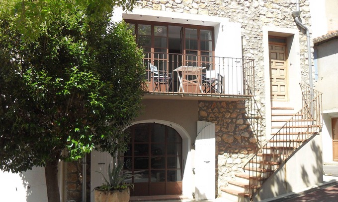 Tautavel House | Stone Cottage with Roof Terrace near Mountains and Beaches.