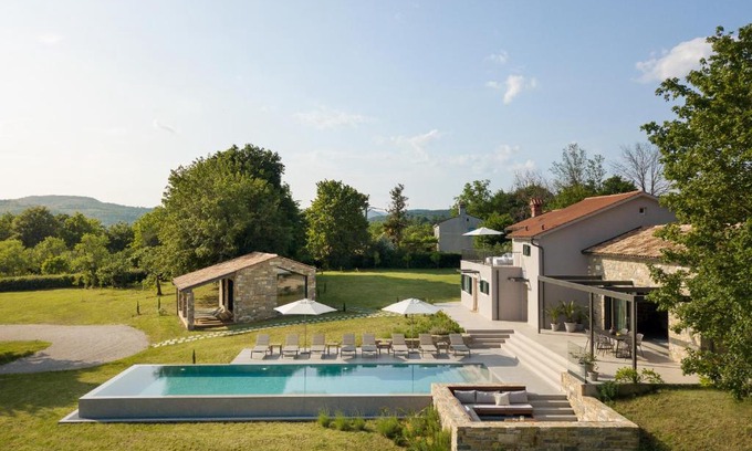 Krsan Villa | Stone House Baracchi
