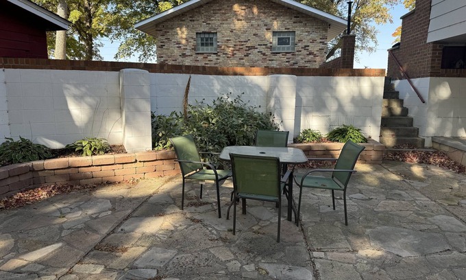 Dassel House | Stone Lodge Hideout on Lake Washington with 3000 Acres of Water
