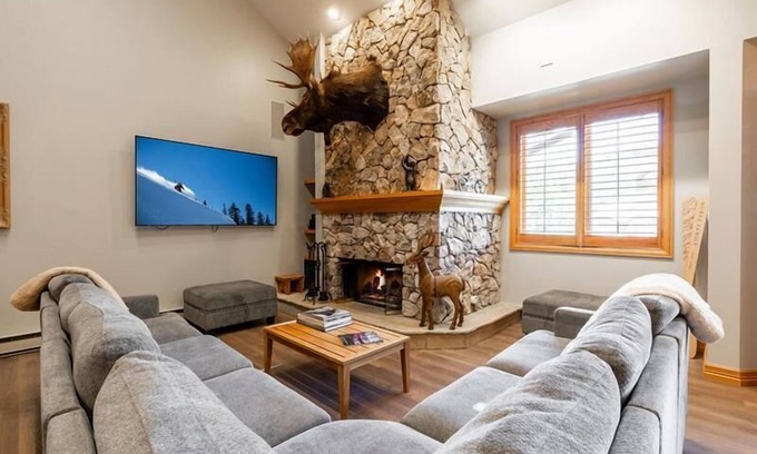 Beaver Creek Condo | Strawberry Park On The Slopes In Beaver Creek Ski-In/Ski-Out