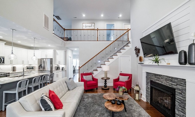 Forest House | Stress-Free Stay in a Modern Open Home!