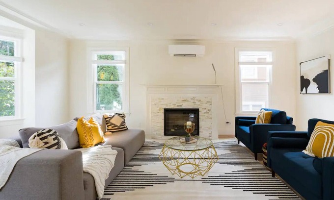 Capitol Hill House | Stroll to heart of Cap Hill from a Mini-mansion
