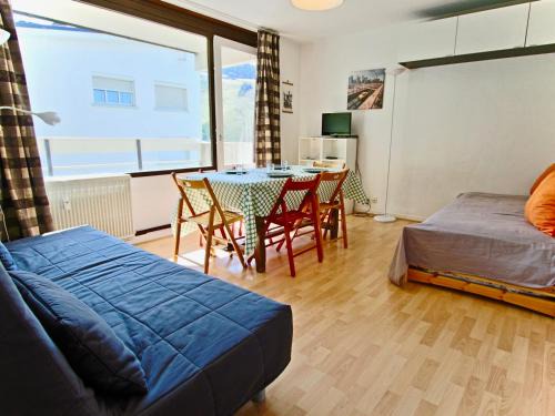 Chamrousse Apartment | Studio 3 places à côté des pistes, commerces et ESF, balcon, animaux acceptés - FR-1-340-31