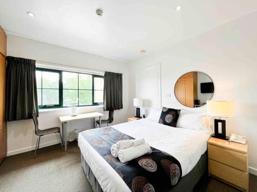 Adelaide Central Business District Apartment | Studio 431/247 gouger st ex hotel room in city