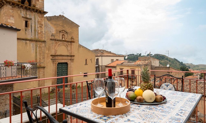 Mistretta Apartment | Studio 5' with Sea View and Private Terrace