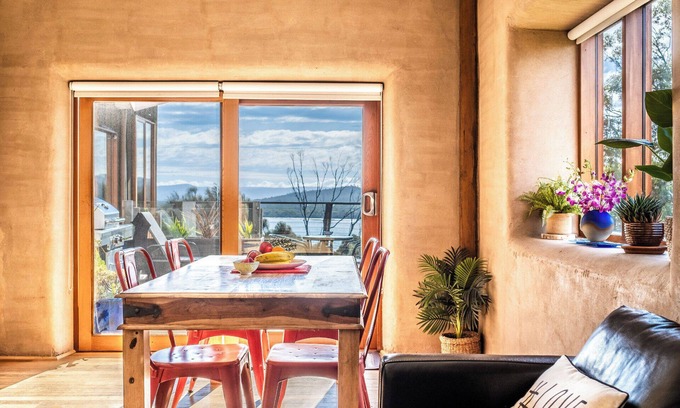 Coles Bay Apartment | Studio 59 - Freycinet Holiday Houses