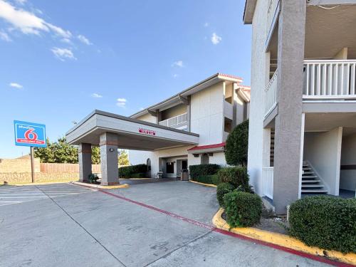 Las Colinas Hotel | Studio 6 Irving, TX – DFW North