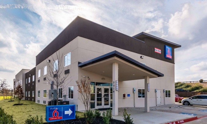 Mesquite Hotel | Studio 6 Mesquite, TX - Dallas