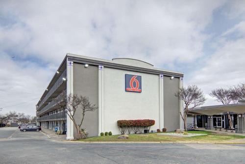 Mesquite Hotel | Studio 6 Mesquite, TX Town East