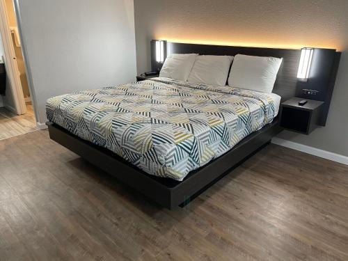 Vicksburg Hotel | Studio 6 Vicksburg, MS- Downtown