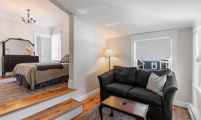 Moncton Apartment | Studio 7 ~ 1 BDRM w/Private Bath & Living Room