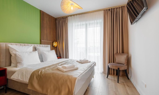 Sibiu Apartment | Studio 7 The Lake Home