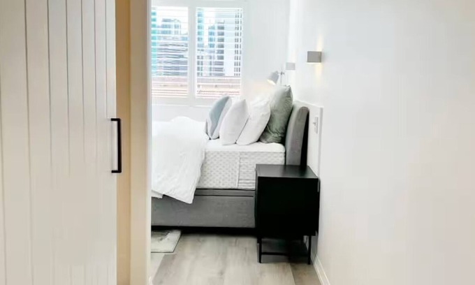 Kangaroo Point Apartment | Studio apartment with City Views