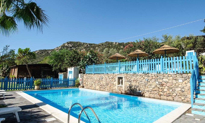 Teulada Apartment | Studio Apartment 'Agricosta Del Sud Studio5 - 4p' with Shared Pool and Shared Garden