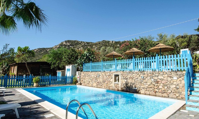 Teulada Apartment | Studio Apartment 'Agricosta Del Sud Studio6 - 4p' with Shared Pool and Shared Garden