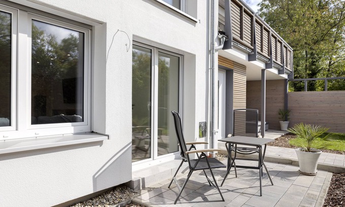 Creidlitz Apartment | Studio Apartment 'Ferienwohnung 1 Coburg-Creidlitz' with Private Terrace