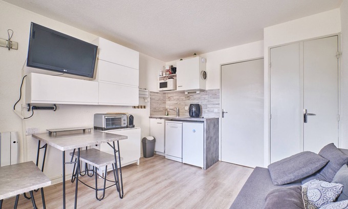 Les Deux Alpes Apartment | Studio Apartment 'Les 2 Alpes' with Mountain View & Balcony