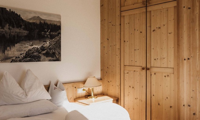 Lagundo Apartment | Studio-apartment in Panoramalage mit Indoor Pool