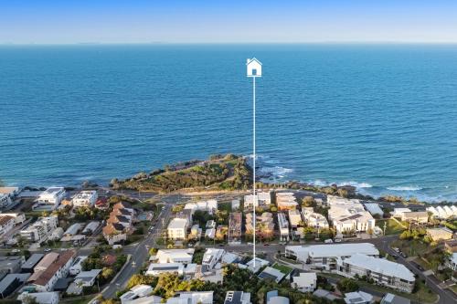 Coolum Beach Apartment | Studio Apartment with Ocean View