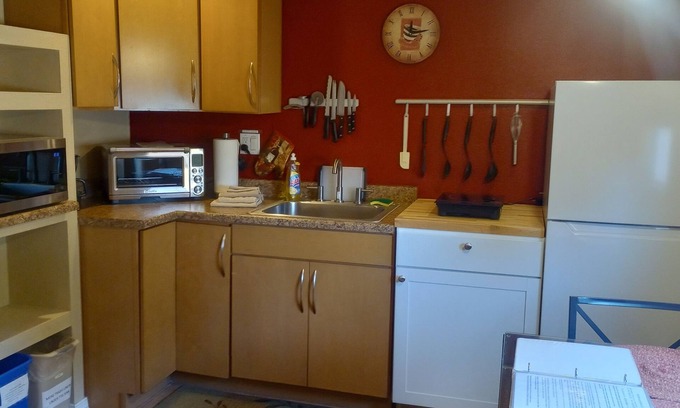 Rural-Geneva Apartment | Studio Apt in Tempe. Students/Traveling nurses. Sleeps 2.