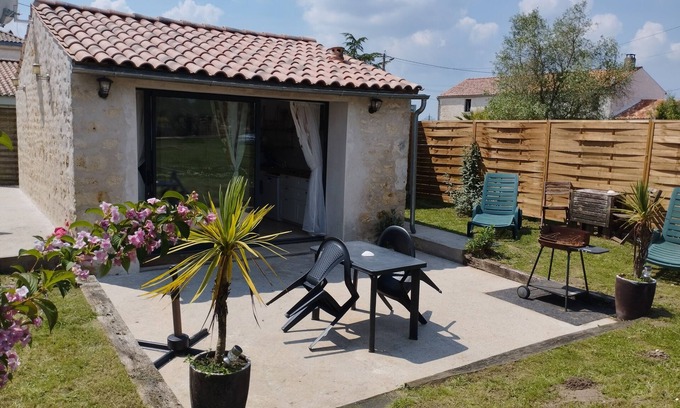 Saint-Just-Luzac Apartment | Studio Bucolique 8 min from the beaches