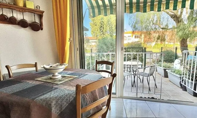 Miramar Apartment | STUDIO cabin sleeps 2 in LA LONDE LES MAURES